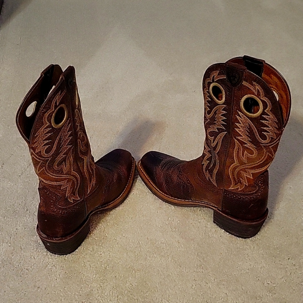 Ariat cowboy boots